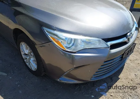 2017 Toyota Camry Le z USA, uszkodzony, nr VIN 4T1BF1FK5HU395699